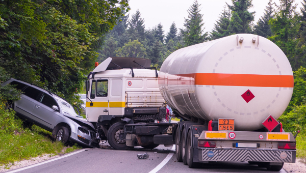 Seeking a Houston Lawyer After Sustaining an 18-Wheeler Accident