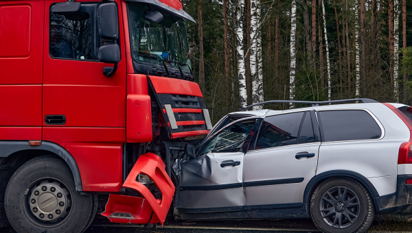 The Differences Between Car and 18-Wheeler Accidents in Houston