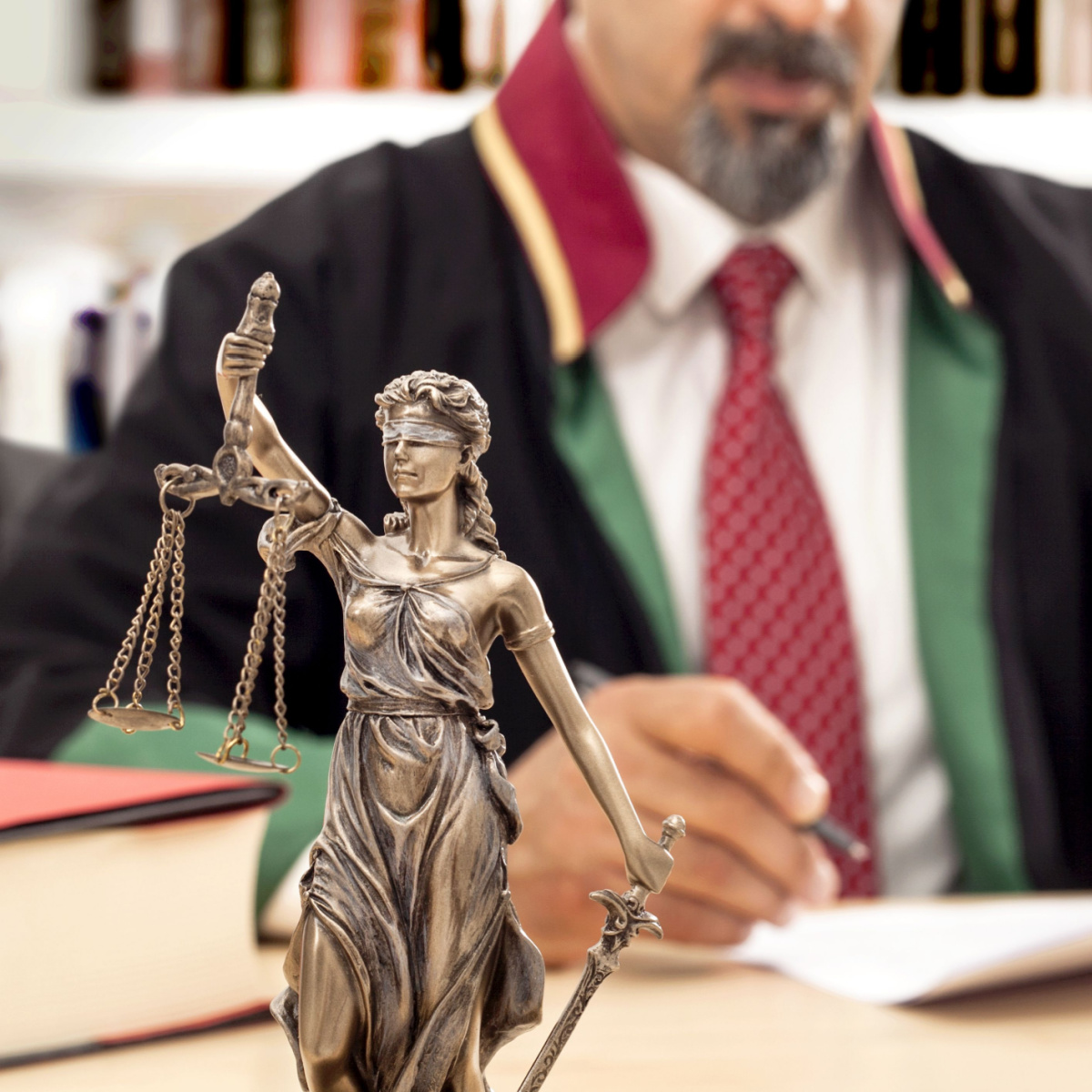 Securing a Houston personal injury lawyer benefits your settlement claim.